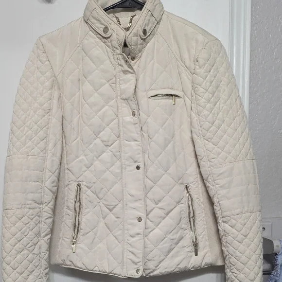 Elegant Cream Quilted Women's Jacket - Picture 7 of 14